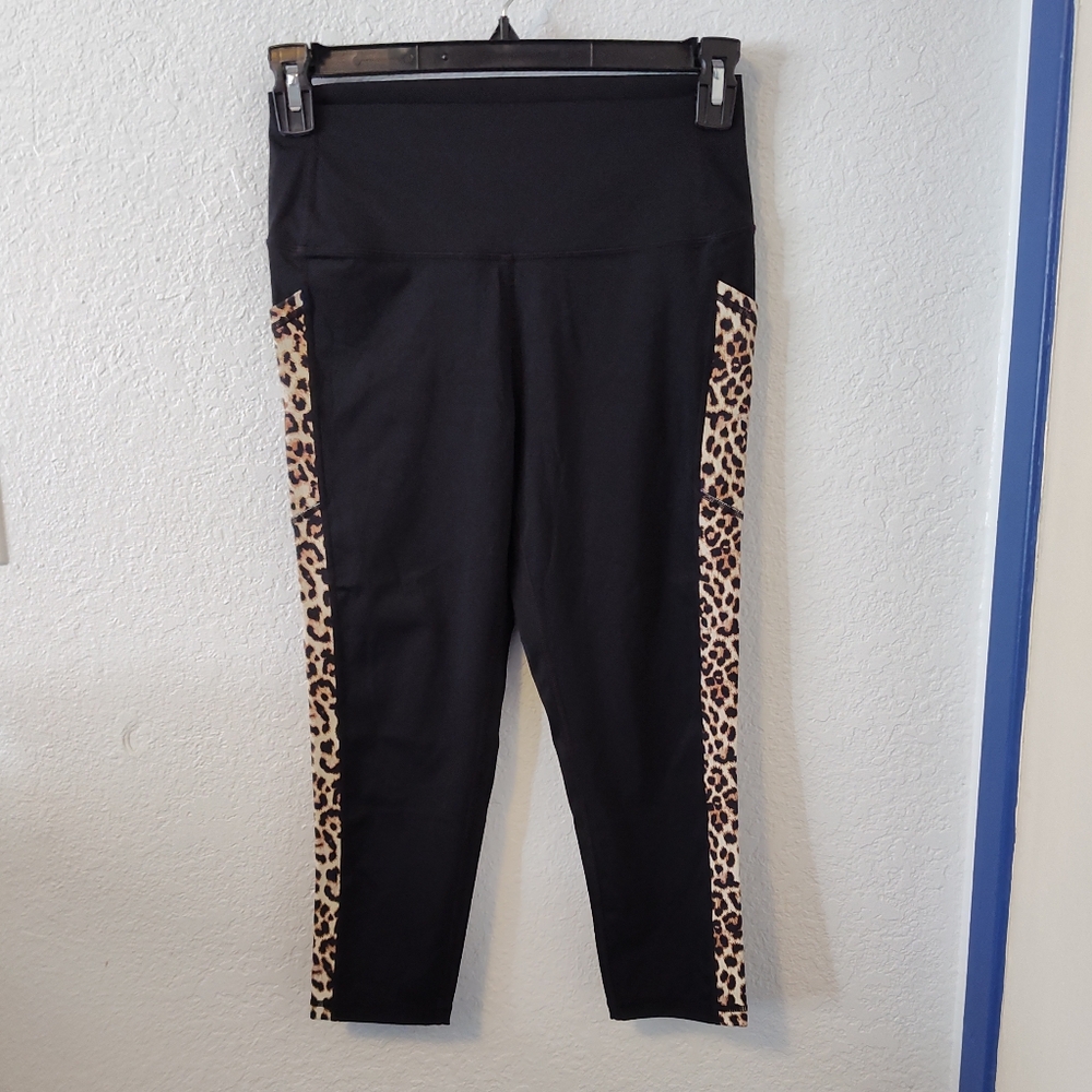 Leopard Print Capri Athletic Leggings Size 12